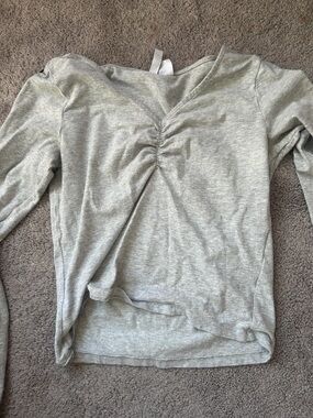 H&M Light Gray Long Sleeve Ruched Front Top